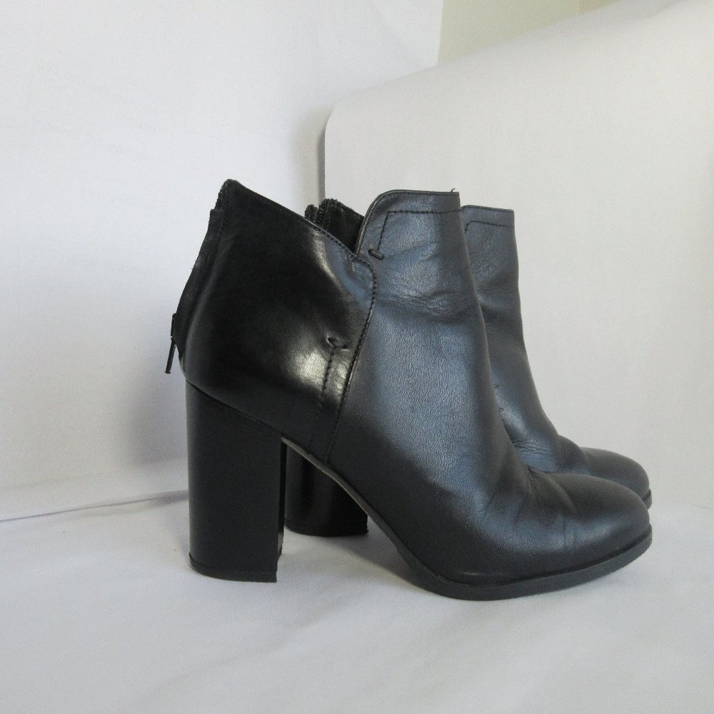 BATA ANKLE  BLACK Leather BOOTS FOR WOMEN size 38EU/7.5 US